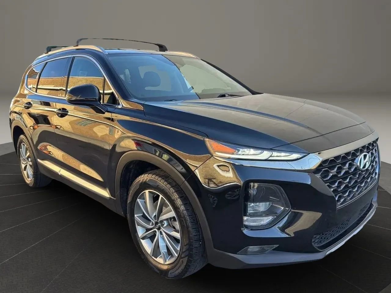 Used 2019 Hyundai Santa Fe SEL image 3