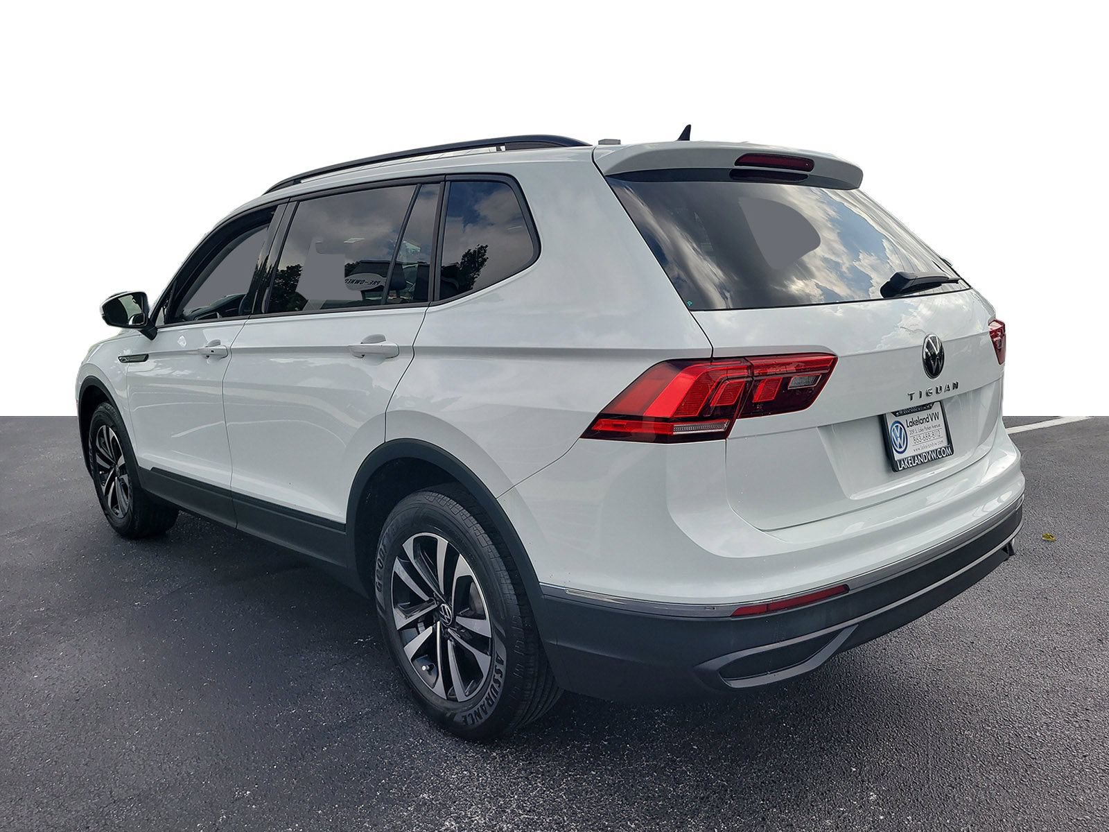 Used 2023 Volkswagen Tiguan S w/ Driver Assistance Package FWD image 4