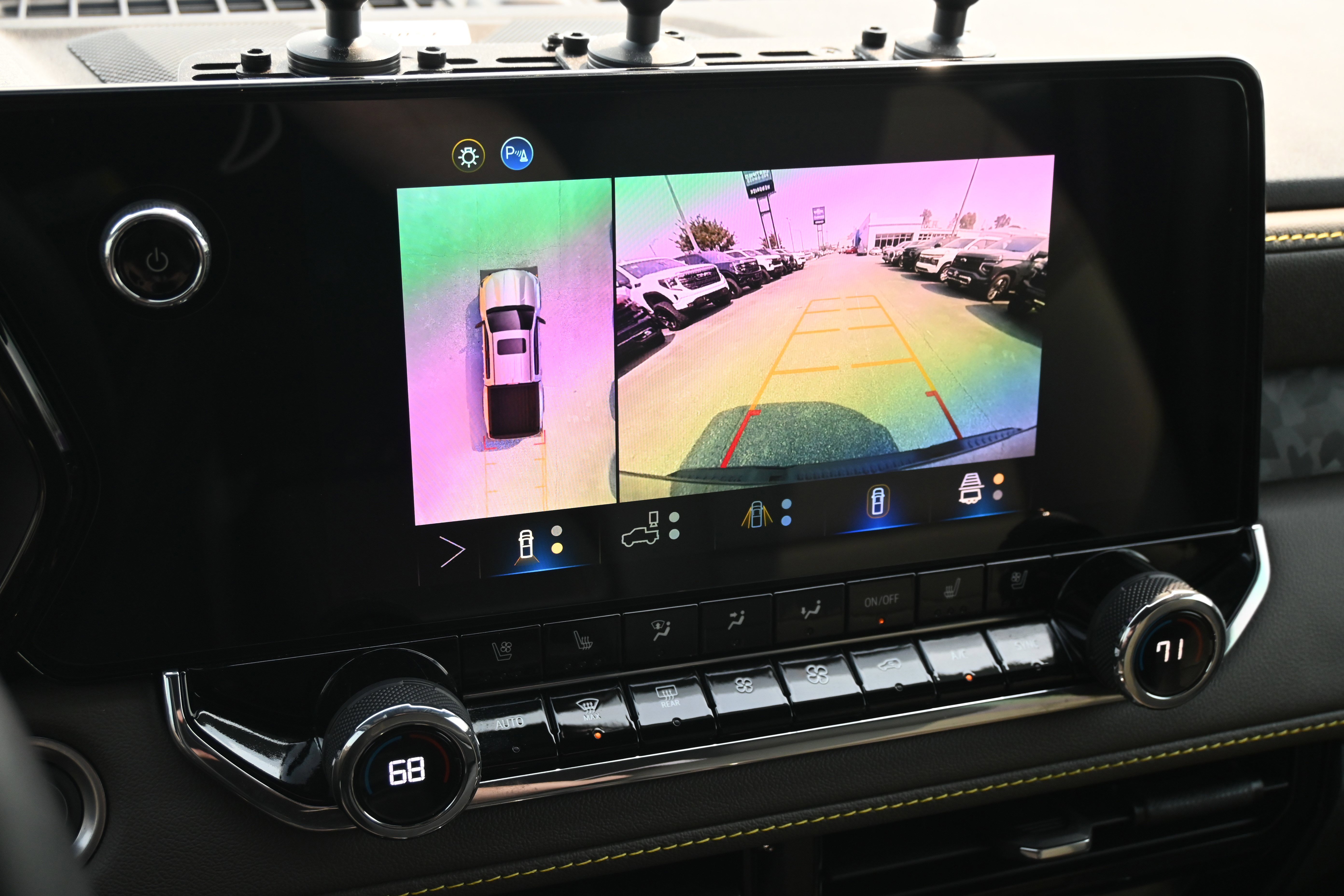 Used 2025 Chevrolet Colorado ZR2 w/ Technology Package image 14