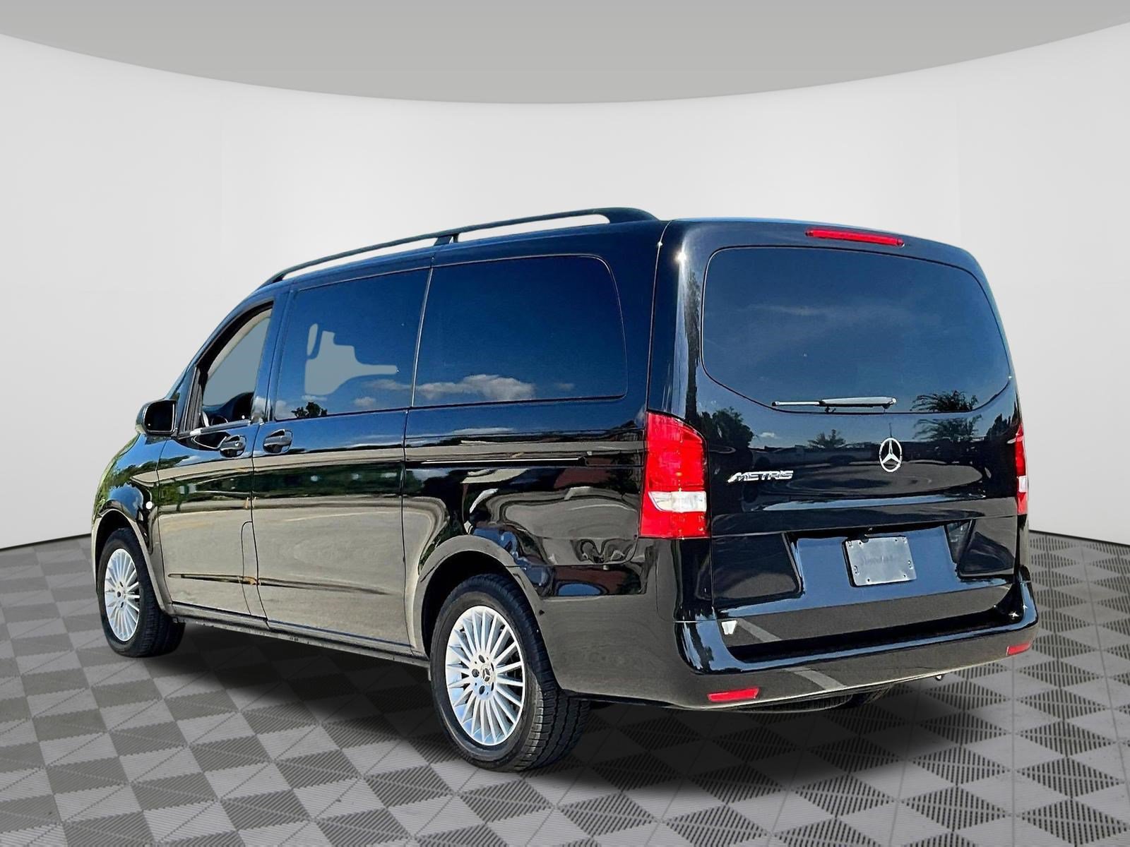 Used 2023 Mercedes-Benz Metris Passenger image 4