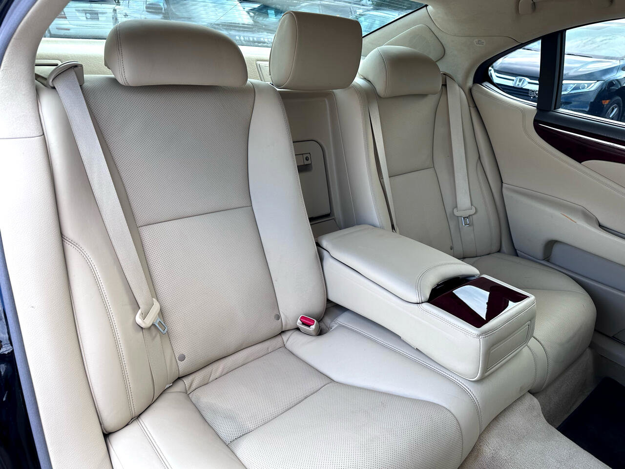 Used 2010 Lexus LS 460 L image 34