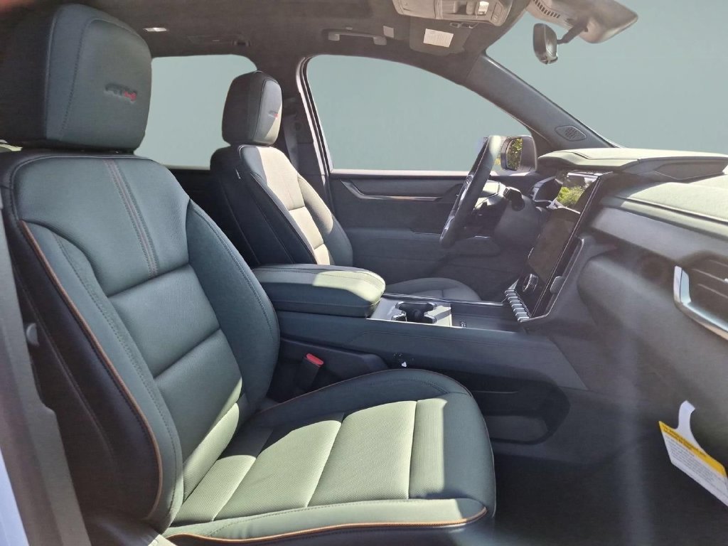New 2026 GMC Acadia AT4 w/ Luxury Package AWD/4WD image 29