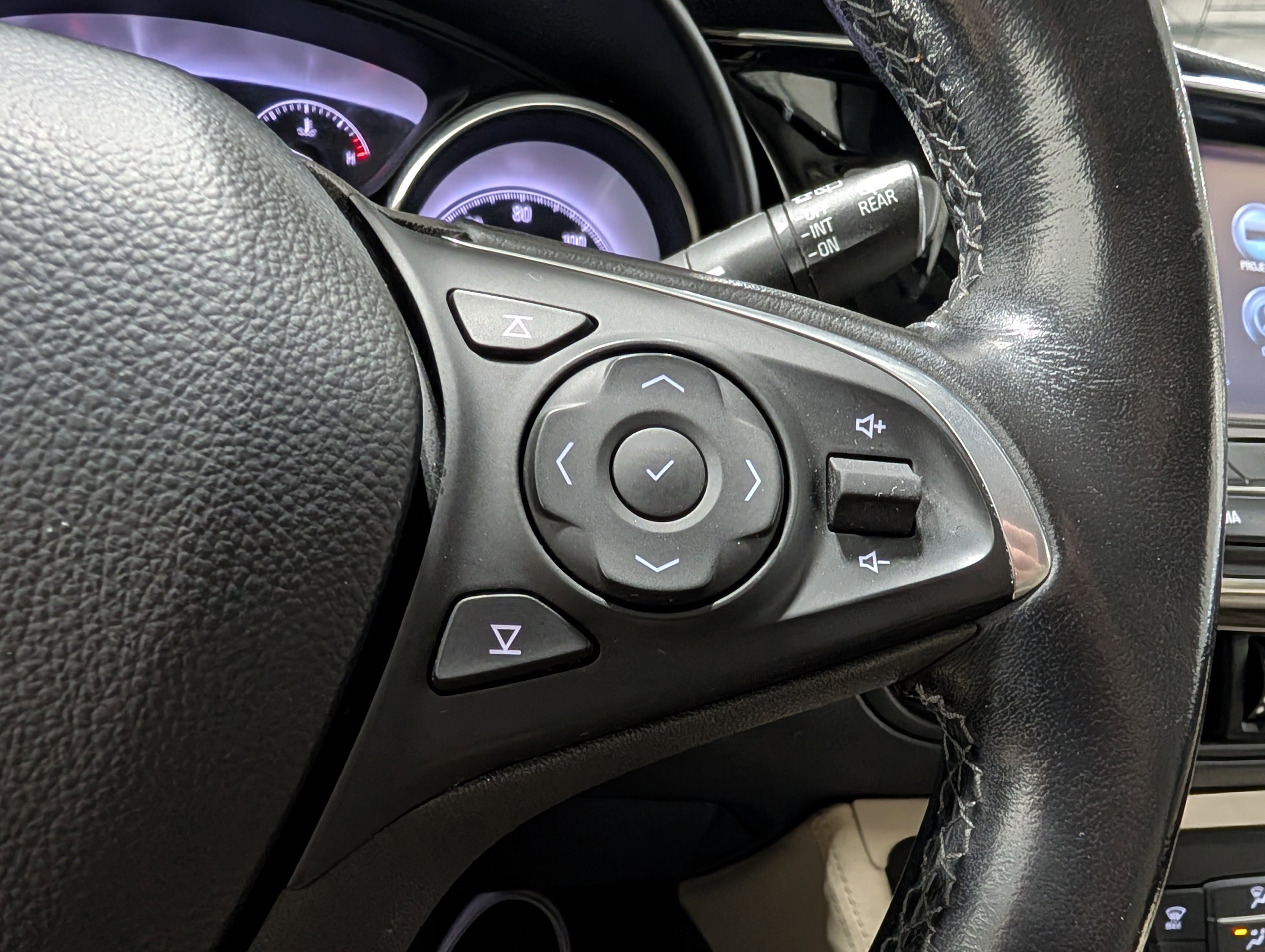 Used 2020 Buick Envision Preferred FWD image 21
