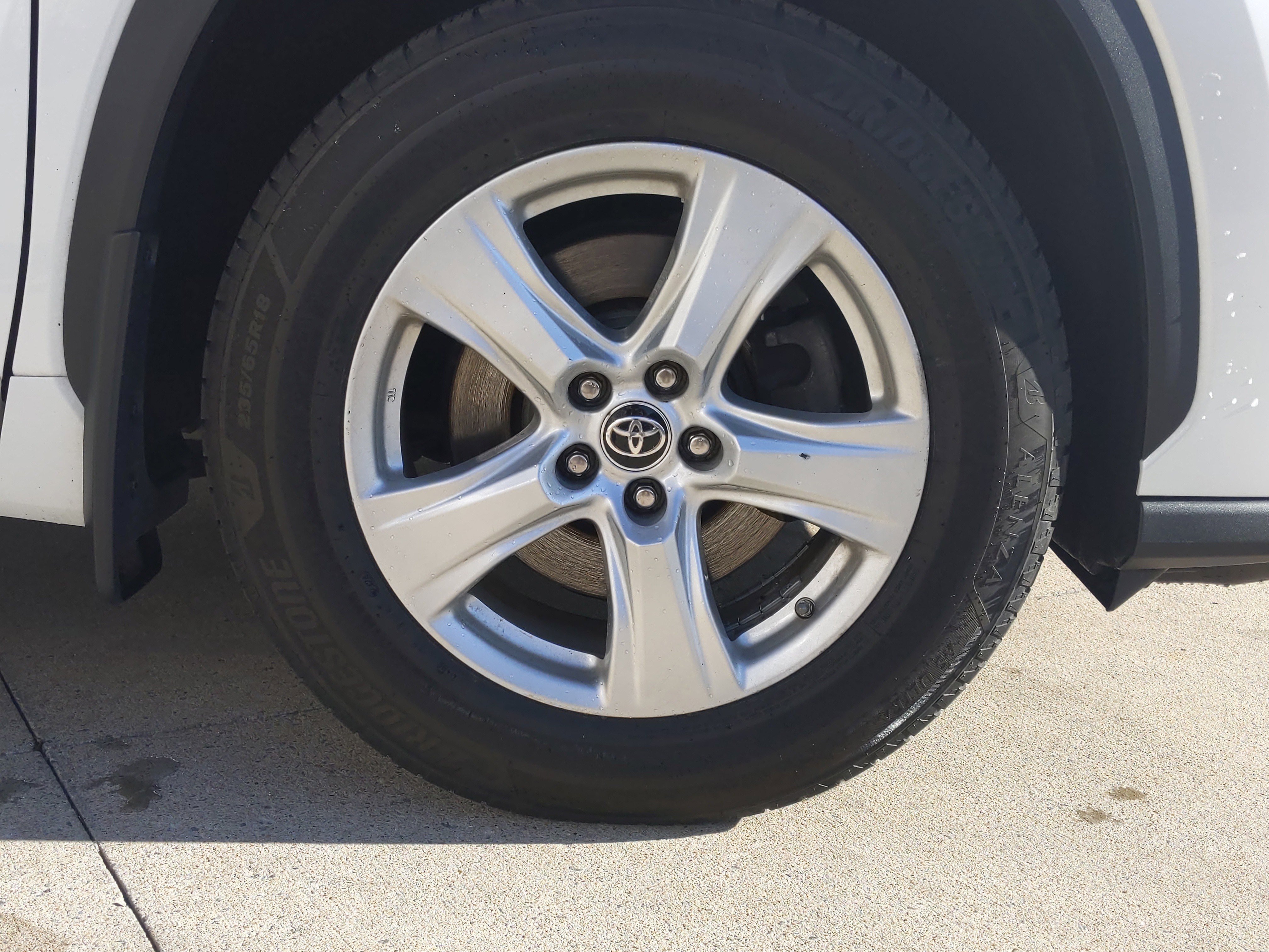 Used 2022 Toyota Highlander LE image 33