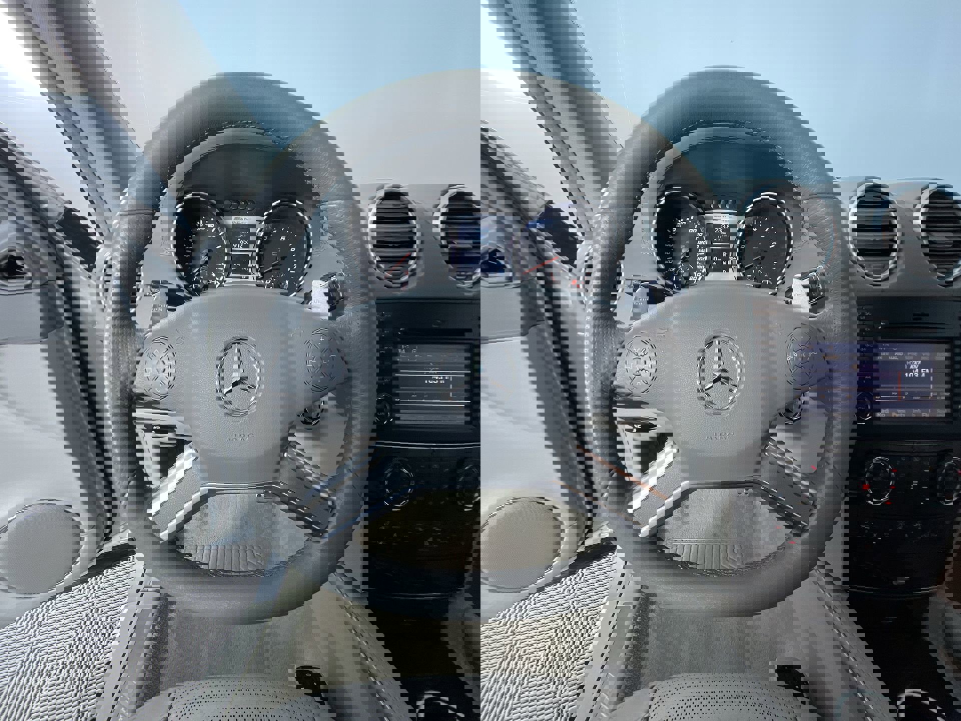 Used 2009 Mercedes-Benz ML 63 AMG 4MATIC image 16