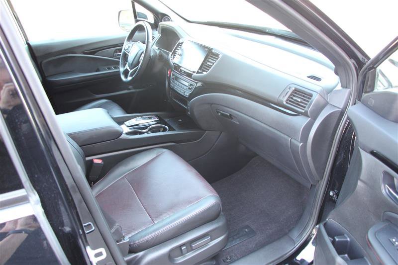Used 2025 Honda Ridgeline Black Edition image 14