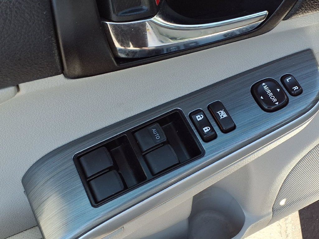 Used 2012 Toyota Camry XLE w/ Leather Pkg FWD image 19