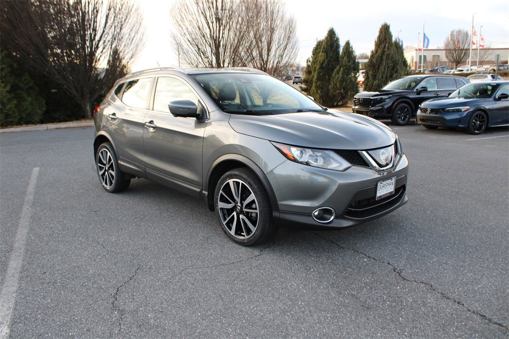 Used 2018 Nissan Rogue Sport SL w/ SL Premium Package image 2