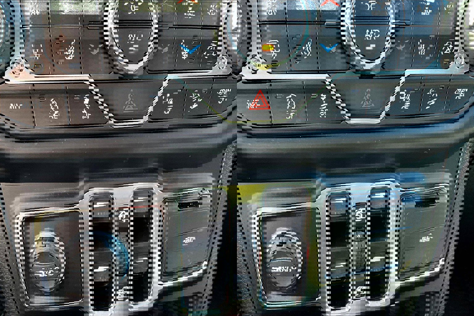 Used 2020 Jeep Wrangler Unlimited Sahara image 28