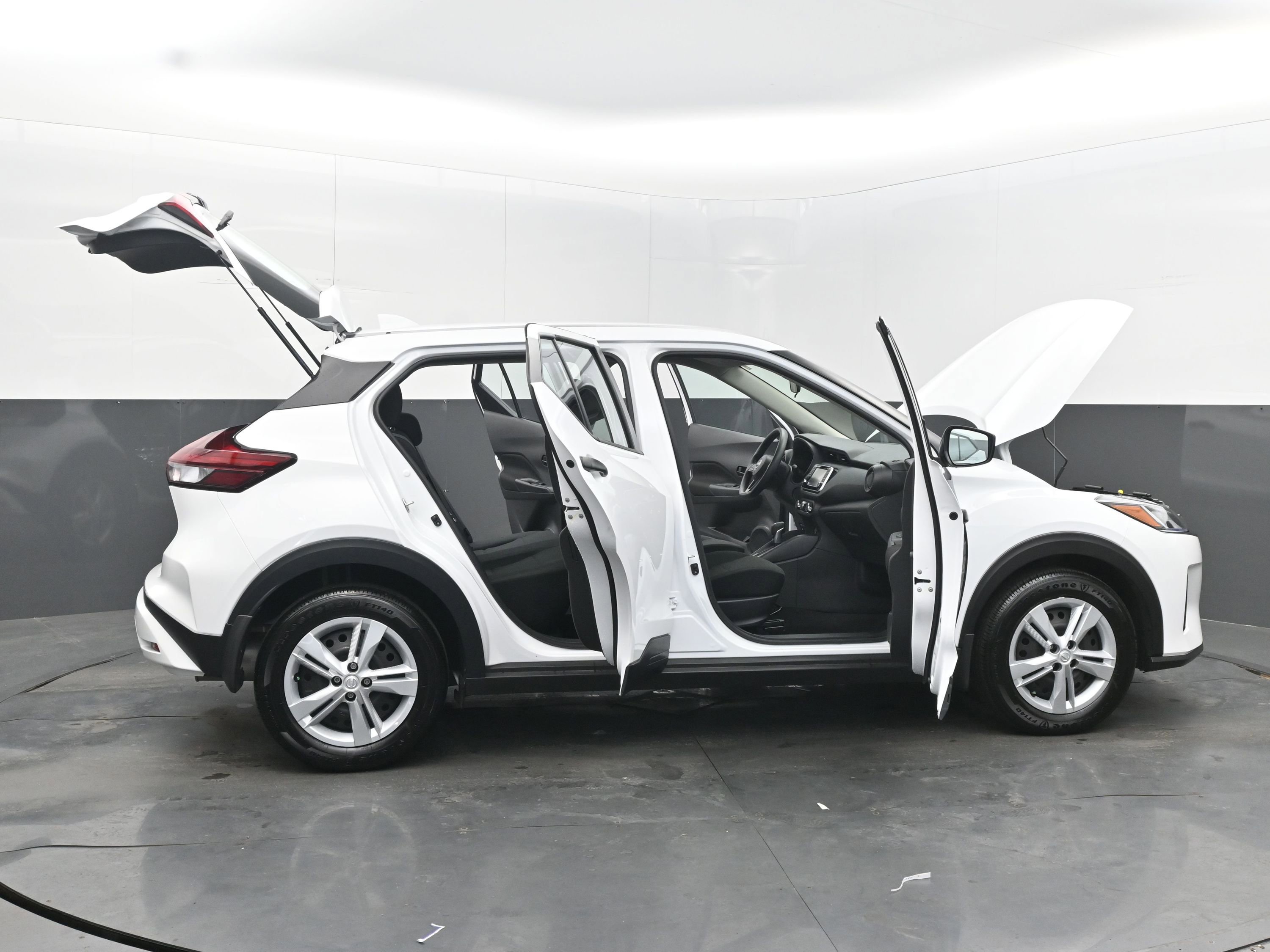 Certified 2025 Nissan Kicks Play S image 44