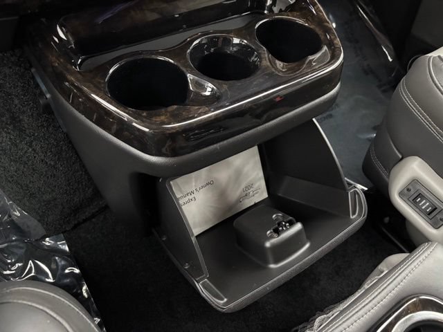 Used 2021 Chevrolet Express 2500 LS w/ Enhanced Convenience Package RWD image 32