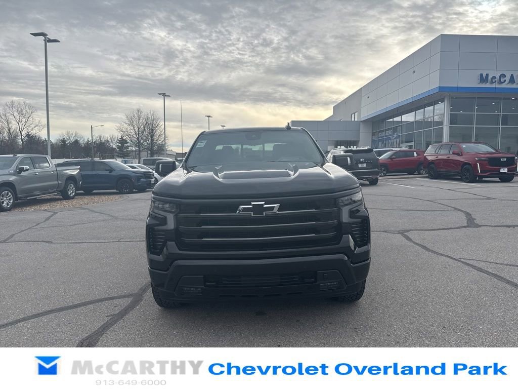 Used 2026 Chevrolet Silverado 1500 High Country w/ Midnight Edition AWD/4WD image 3