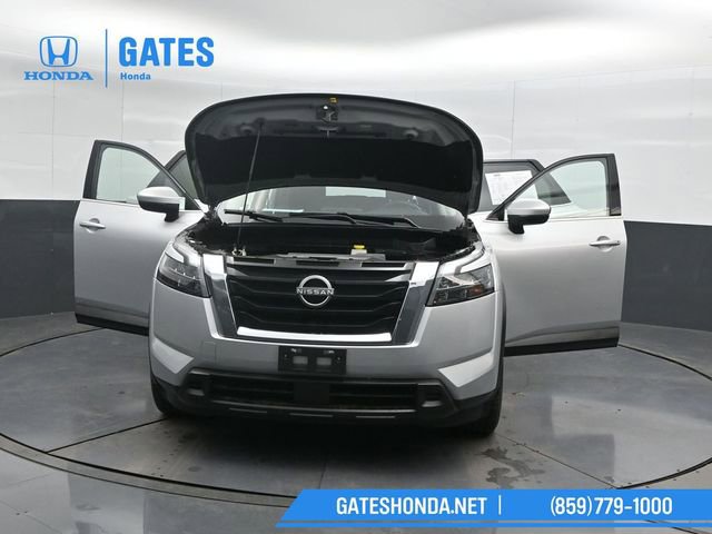 Used 2023 Nissan Pathfinder SV image 58