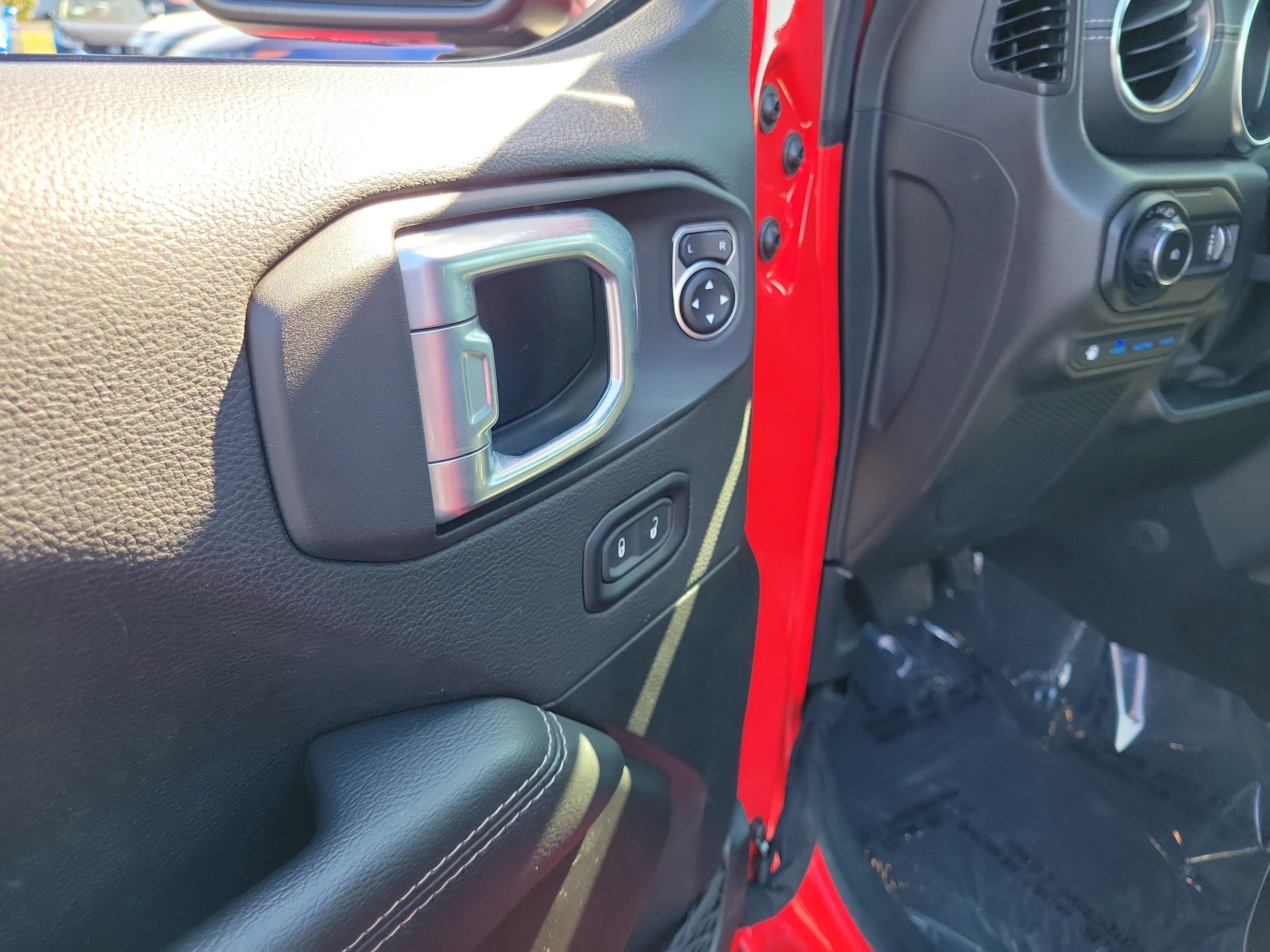 Used 2023 Jeep Wrangler Sahara image 18