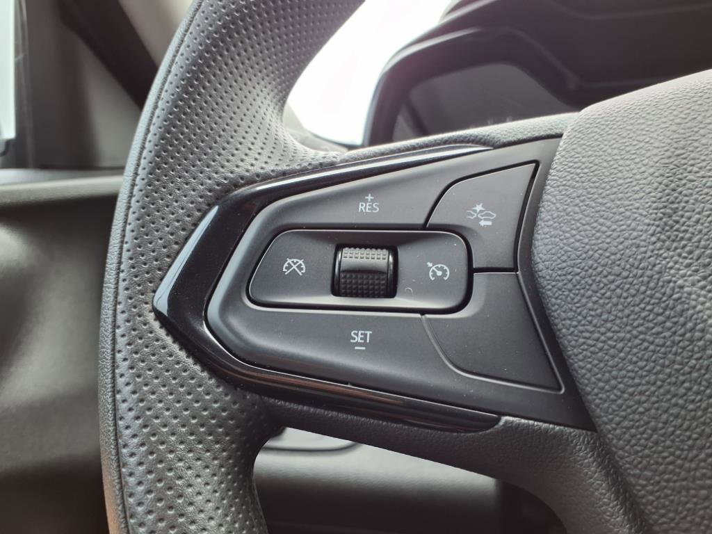 Used 2025 Chevrolet Trax LS w/ LS Convenience Package image 11