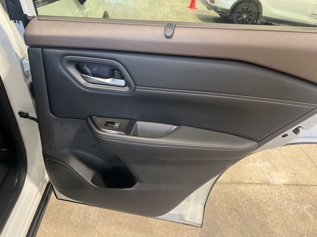 Certified 2023 Nissan Rogue SV w/ SV Premium B Package image 19