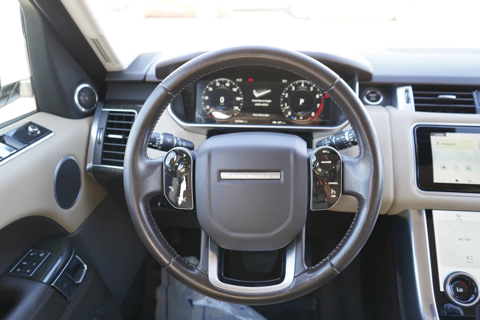 Used 2019 Land Rover Range Rover Sport SE image 14