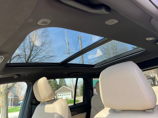 Used 2024 Jeep Grand Cherokee Limited w/ Luxury Tech Group II image 10