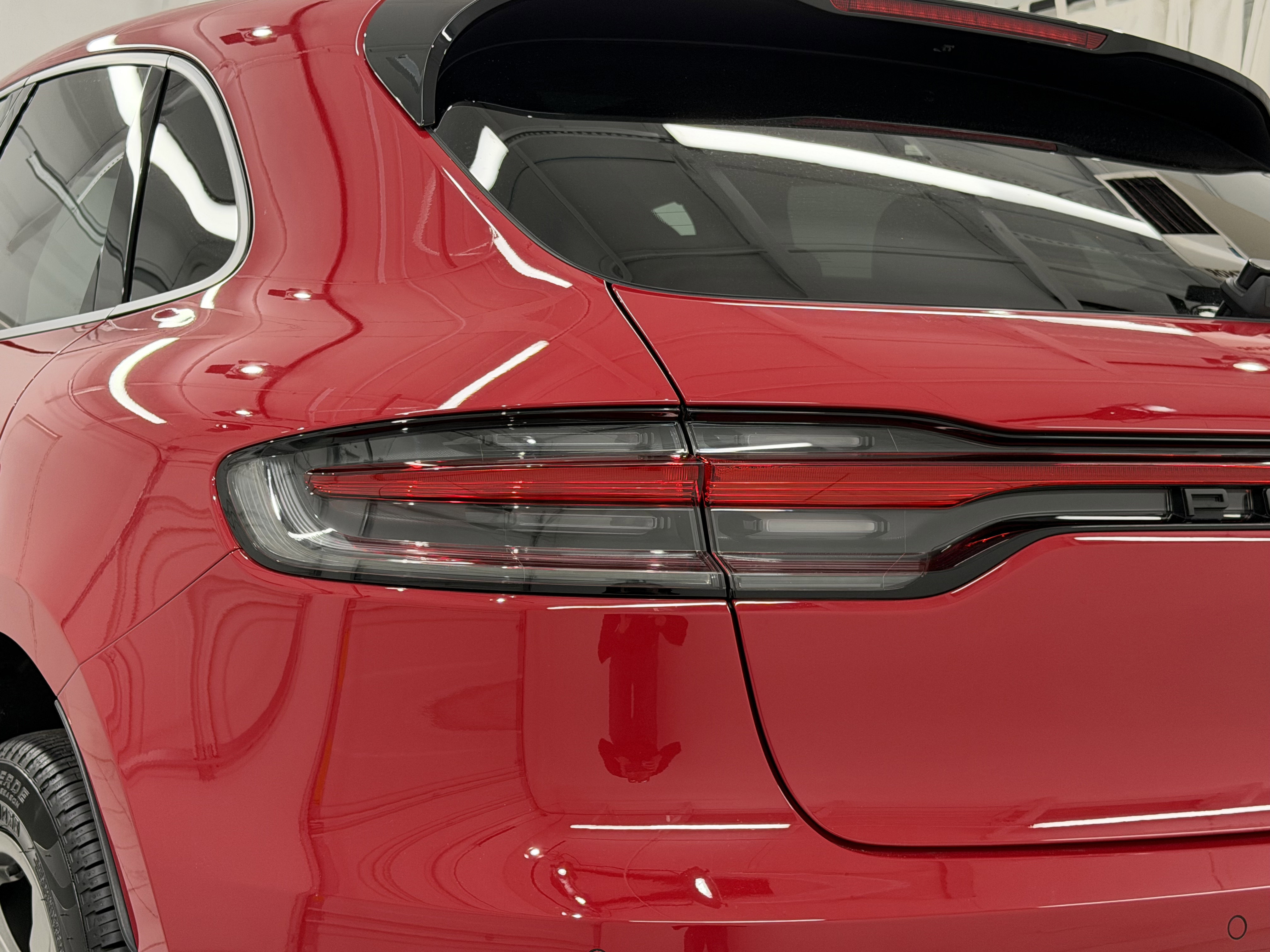 Certified 2024 Porsche Macan image 18