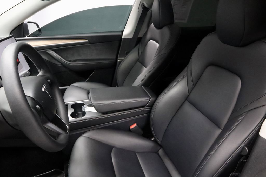 Used 2025 Tesla Model Y Long Range image 24