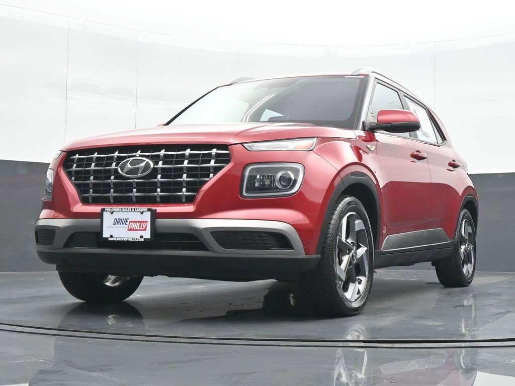 Used 2023 Hyundai Venue Limited image 16