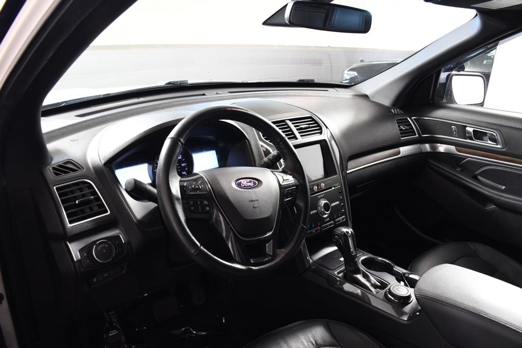 Used 2018 Ford Explorer Limited w/ Equipment Group 301A AWD/4WD image 12