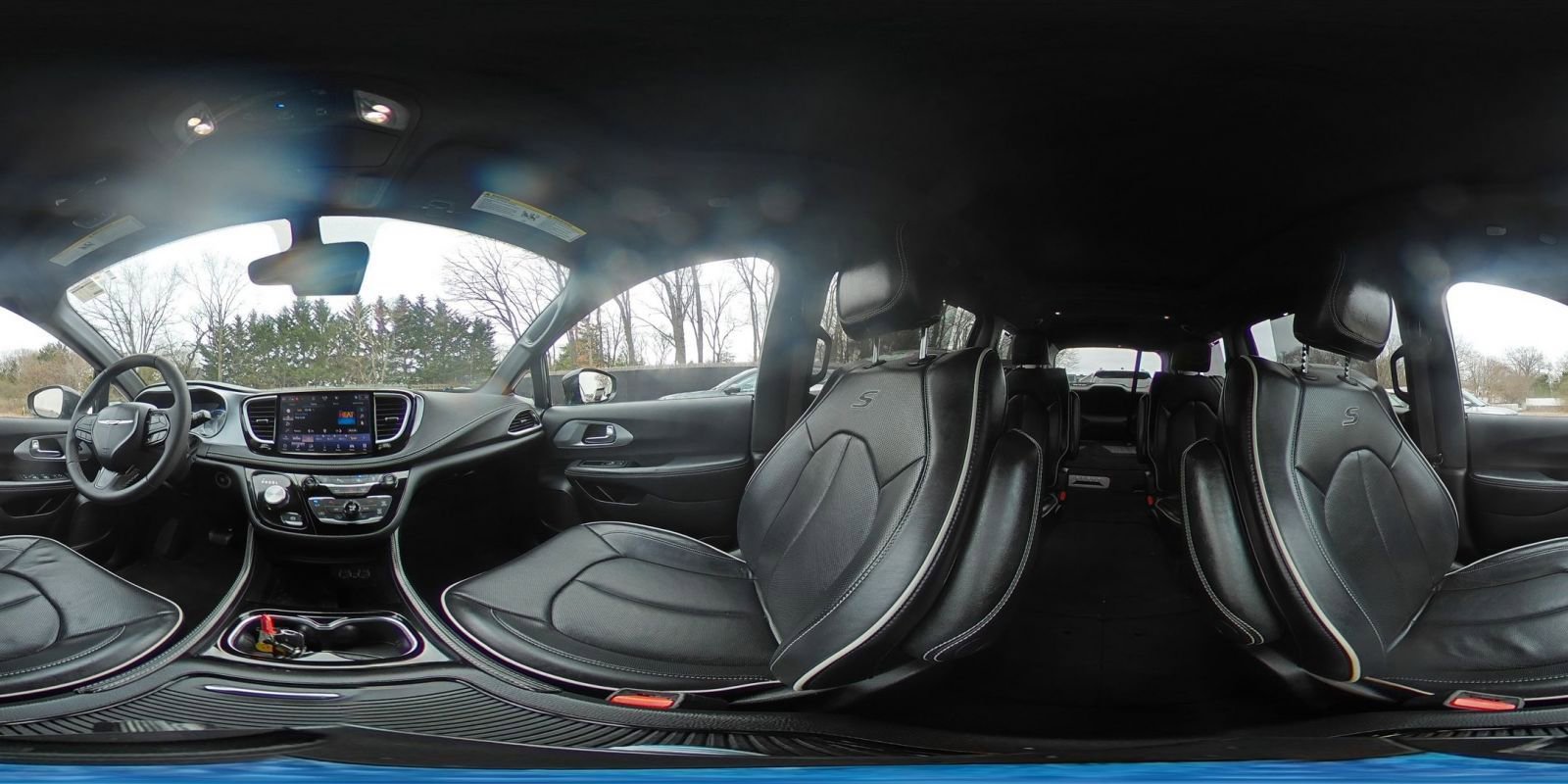 Used 2025 Chrysler Pacifica Limited image 46