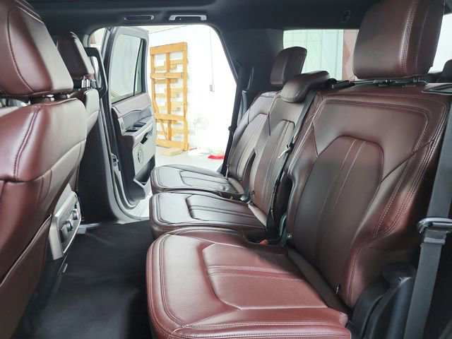 Used 2024 Ford Expedition Limited image 36