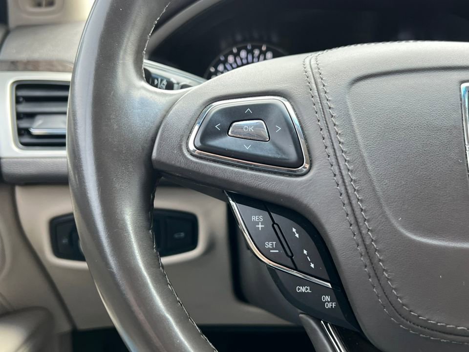 Used 2020 Lincoln MKZ Reserve w/ Monochromatic Package AWD/4WD image 18