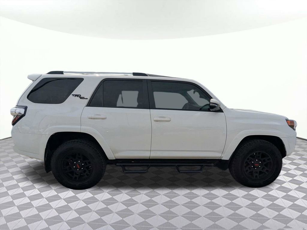 Used 2018 Toyota 4Runner TRD Off-Road Premium AWD/4WD image 2