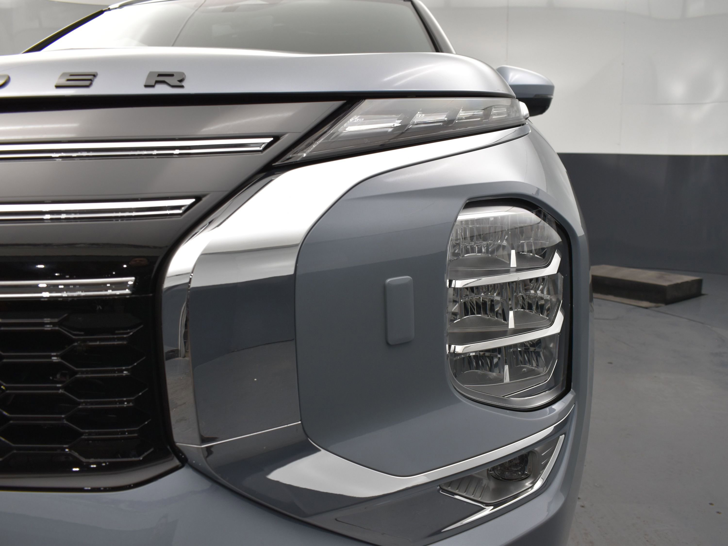 New 2026 Mitsubishi Outlander AWD image 5