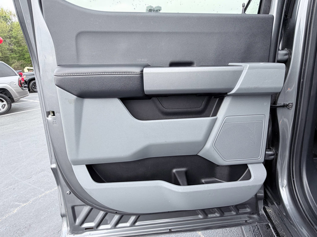 Used 2024 Ford F350 XLT image 33