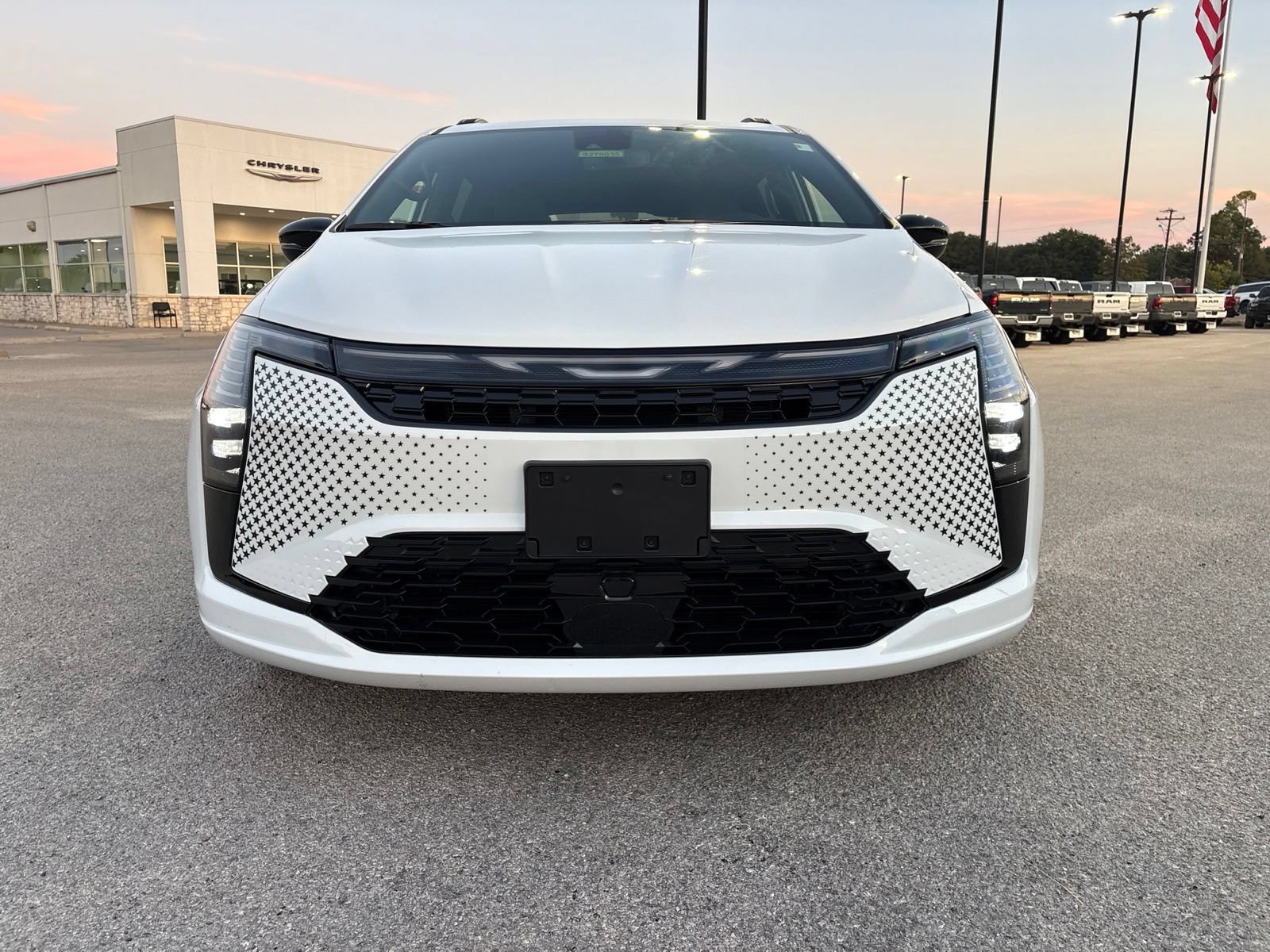 New 2027 Chrysler Pacifica Select FWD image 9