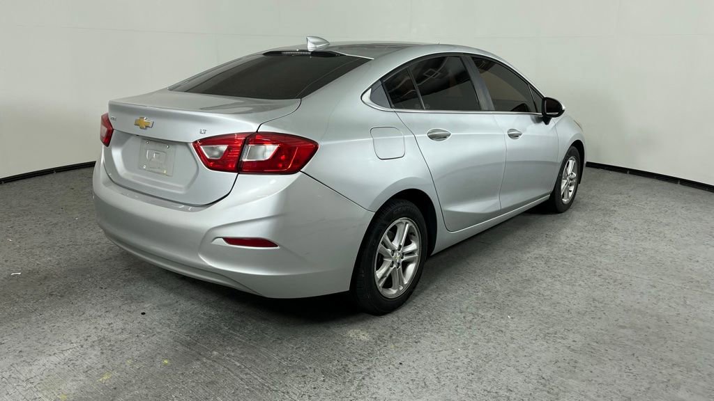 Used 2018 Chevrolet Cruze LT w/ LT Fleet Convenience Package FWD image 3