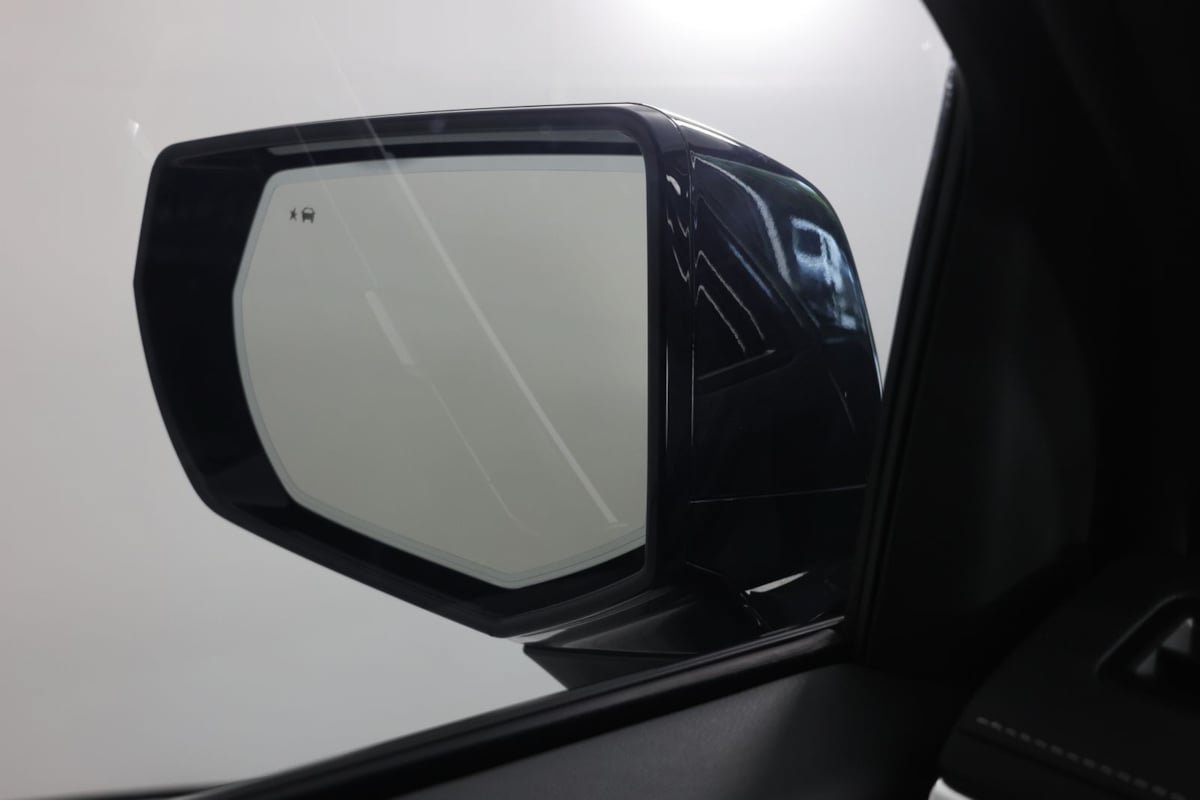 Used 2025 GMC Sierra EV Denali AWD/4WD image 18