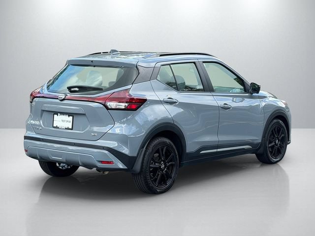 Used 2023 Nissan Kicks SR w/ SR Premium Package FWD image 9