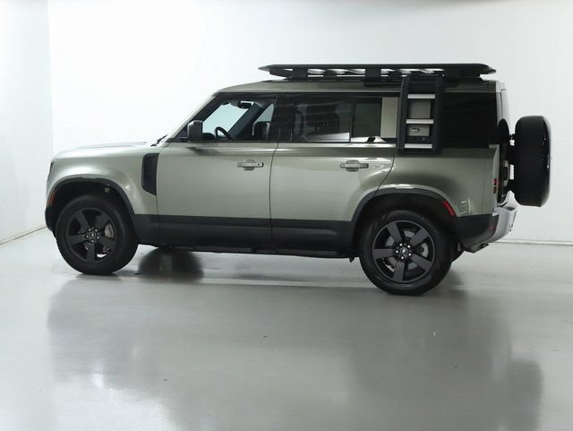 Certified 2022 Land Rover Defender 110 SE AWD/4WD image 43