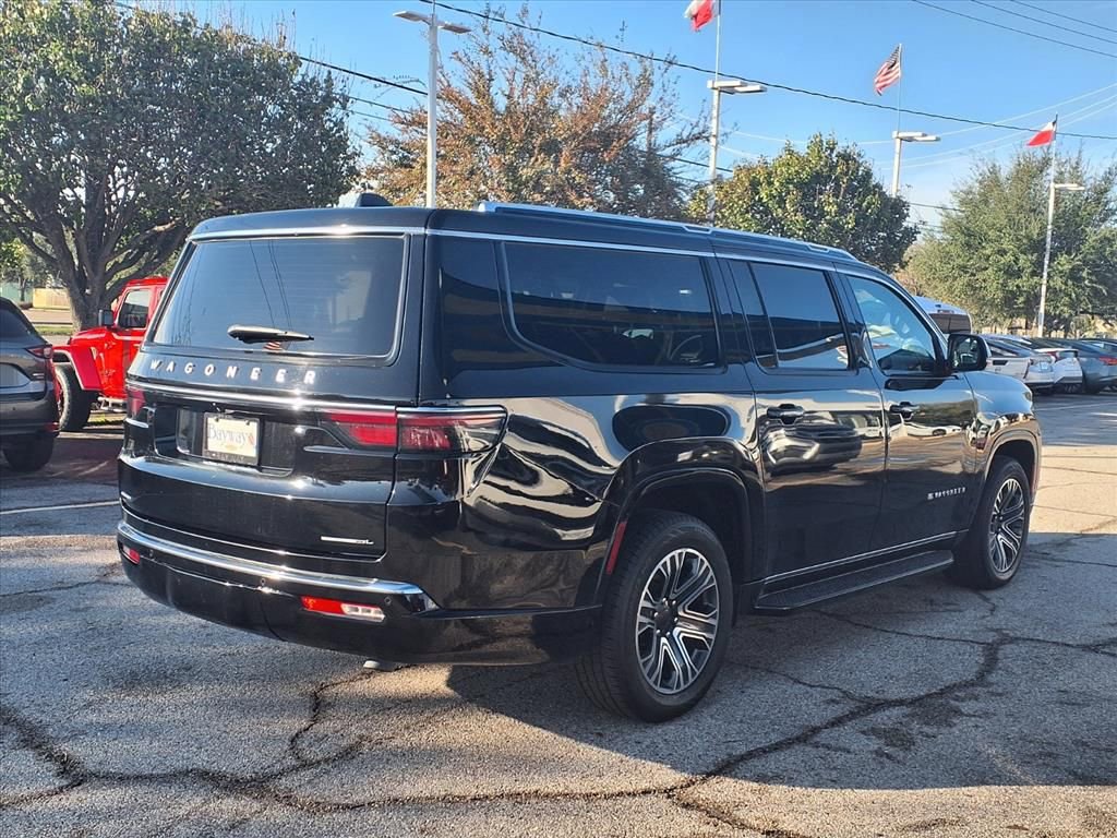 Used 2023 Jeep Wagoneer L Series II image 2