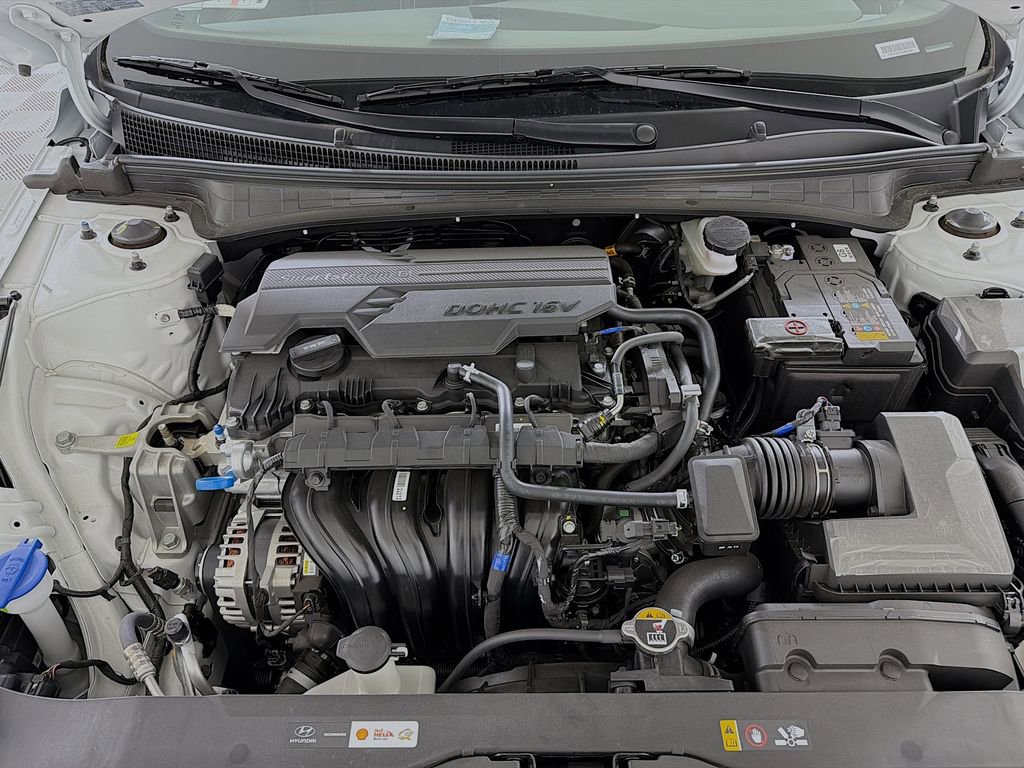 Used 2025 Hyundai Elantra Sport FWD image 29