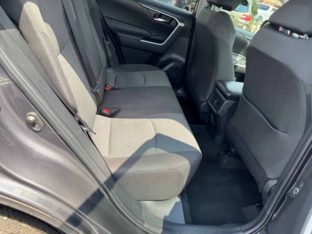 Used 2024 Toyota RAV4 XLE AWD/4WD image 23