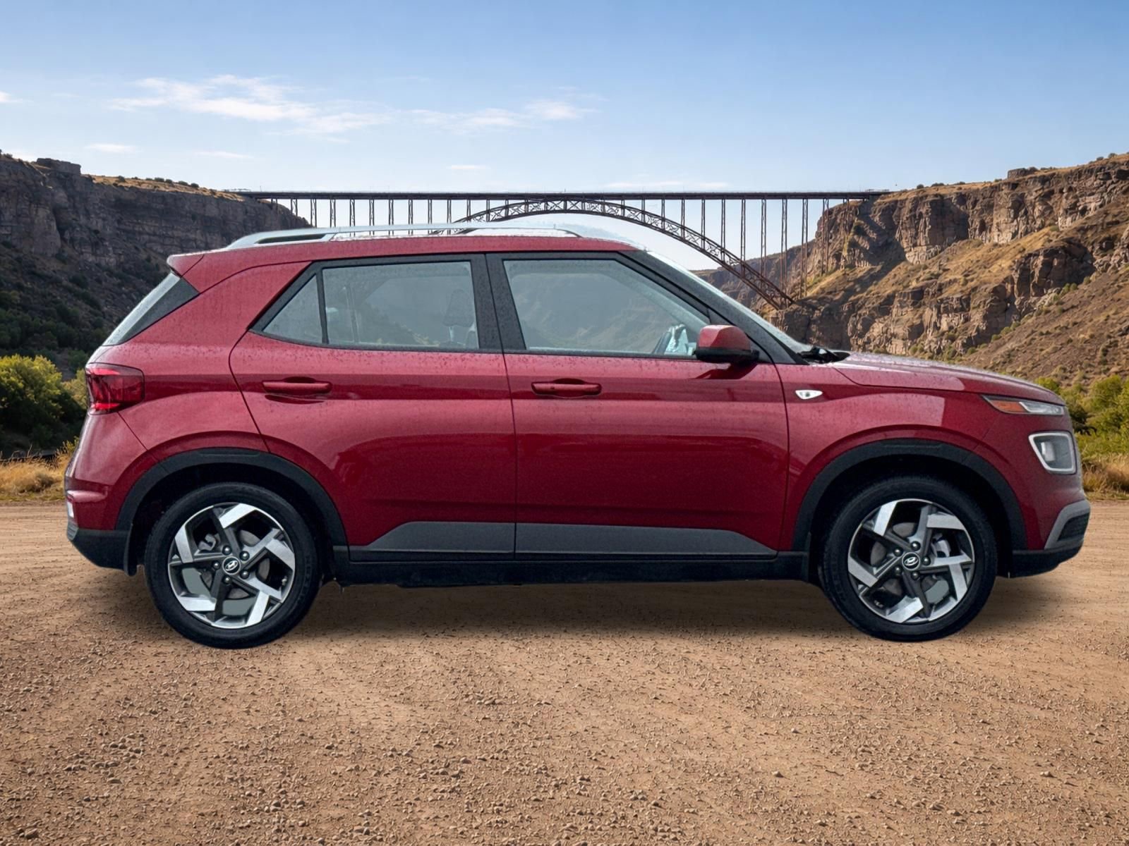 Certified 2024 Hyundai Venue SEL image 2