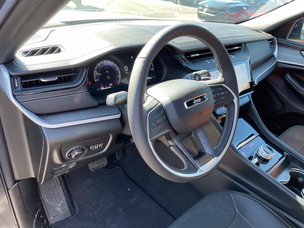 New 2026 Jeep Grand Cherokee Altitude AWD/4WD image 9