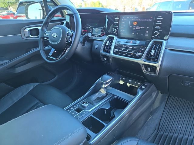 Used 2021 Kia Sorento EX image 17