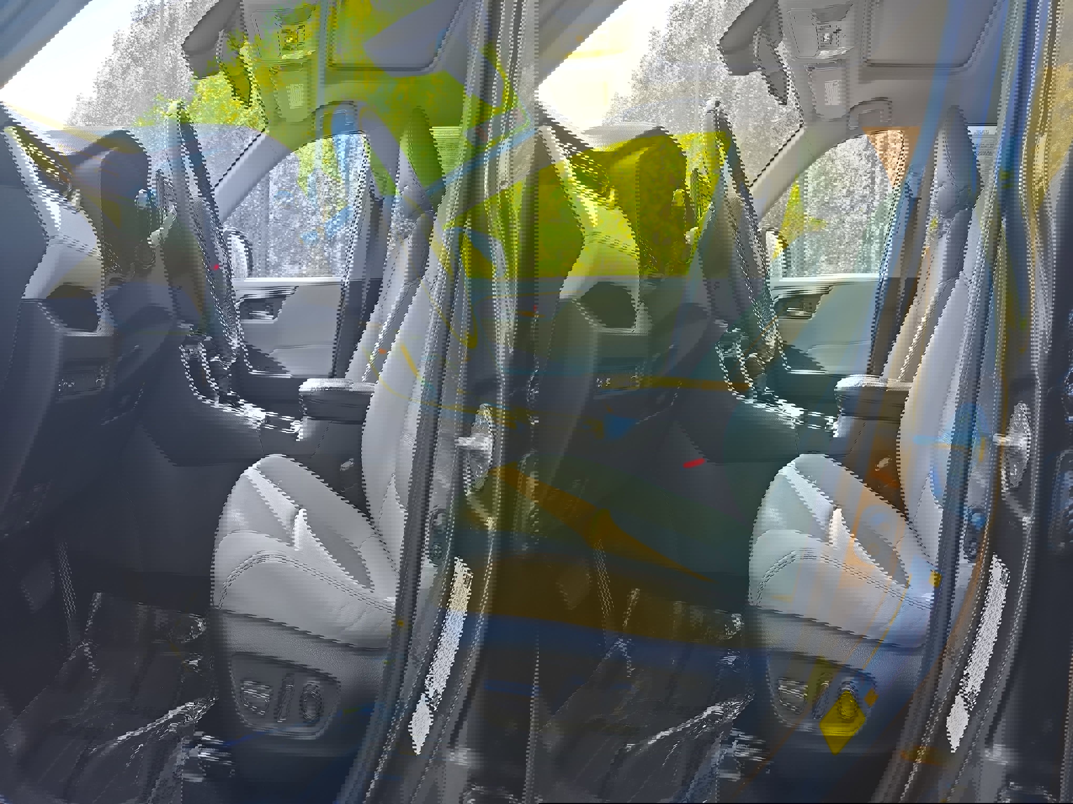 Used 2019 Toyota RAV4 XLE Premium image 14