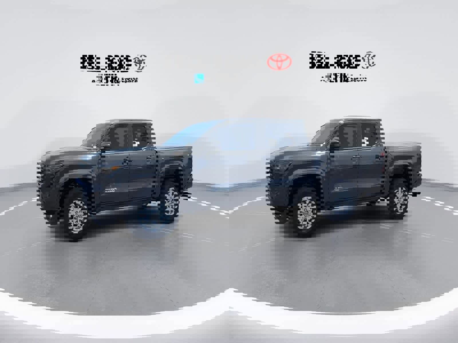 Used 2025 Toyota Tacoma SR5 image 4