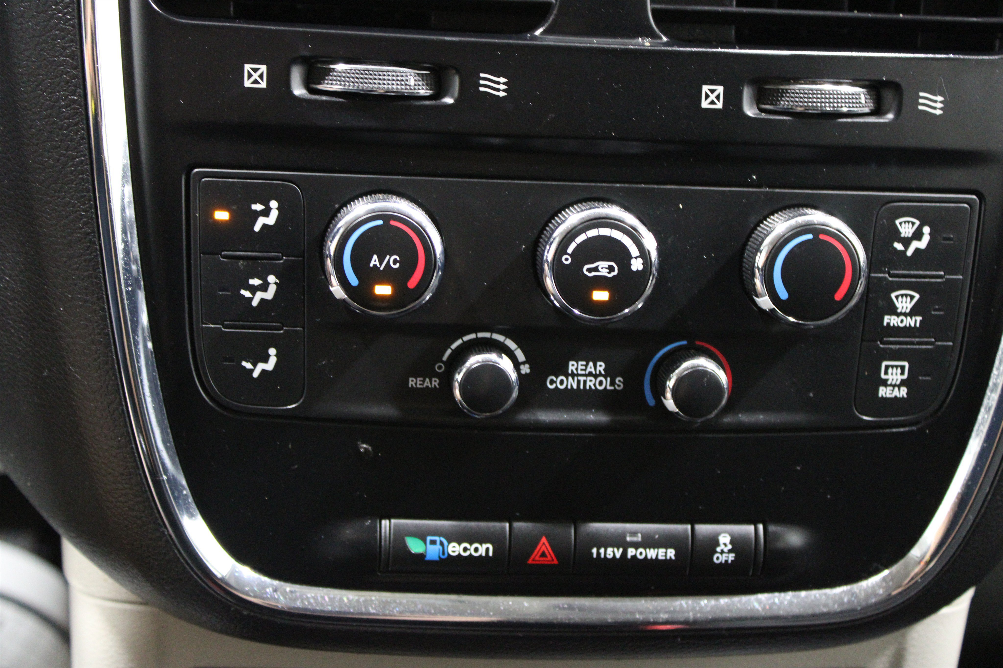 Used 2017 Dodge Grand Caravan SE w/ Power Window Group FWD image 15