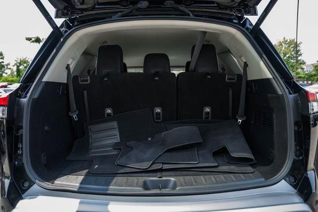 Used 2023 Nissan Pathfinder SL image 11