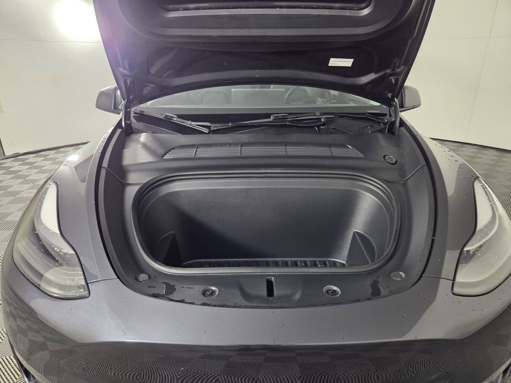 Used 2024 Tesla Model Y Performance image 32