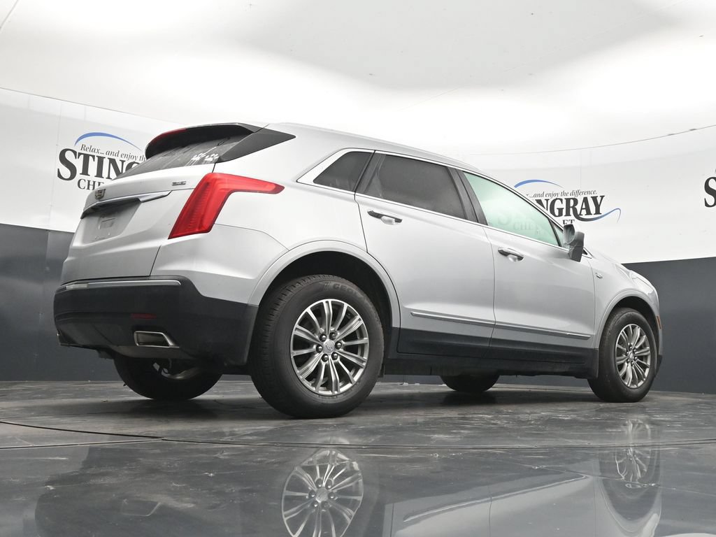 Used 2017 Cadillac XT5 Luxury w/ Driver Awareness Package FWD image 32