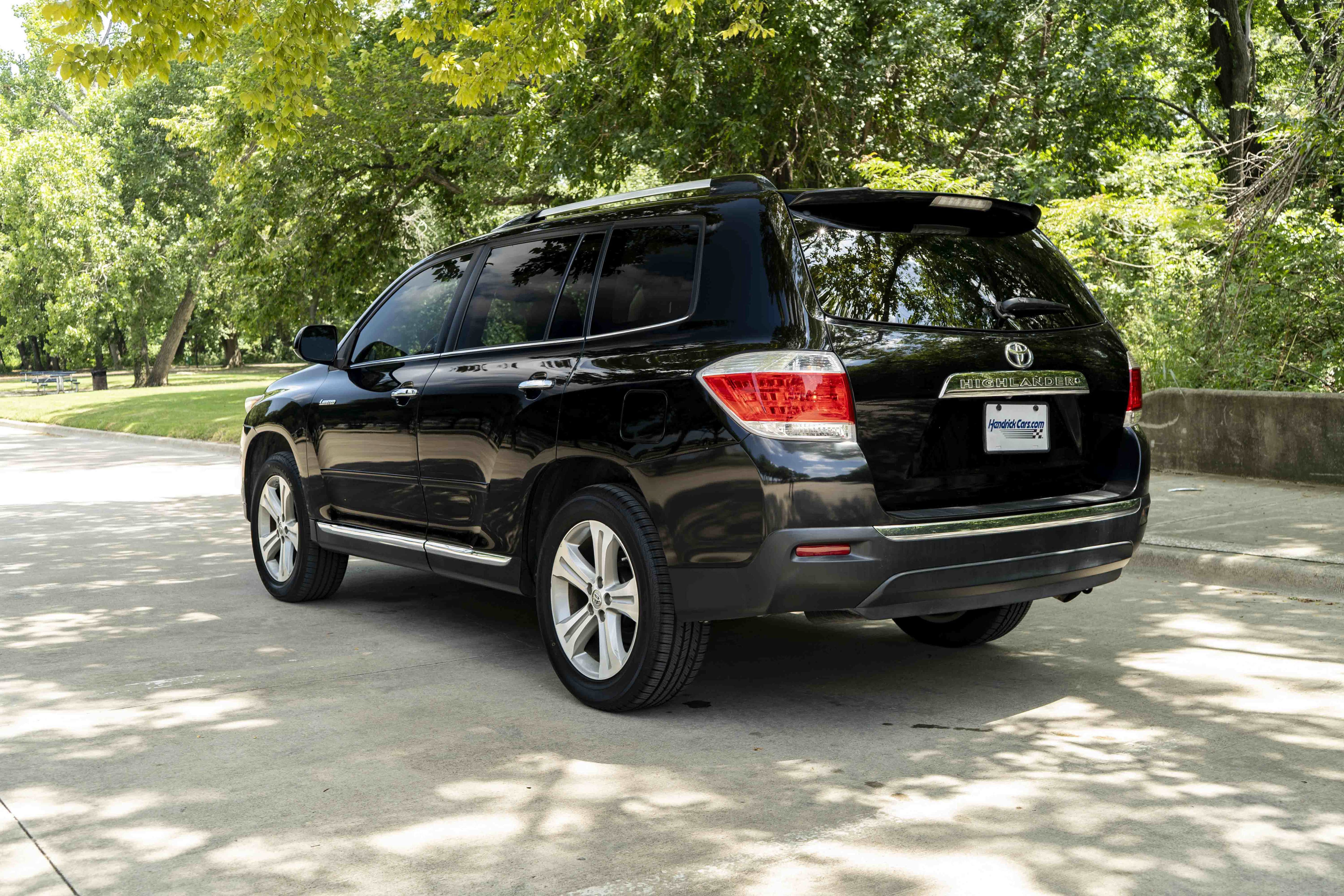 Used 2012 Toyota Highlander Limited FWD image 7
